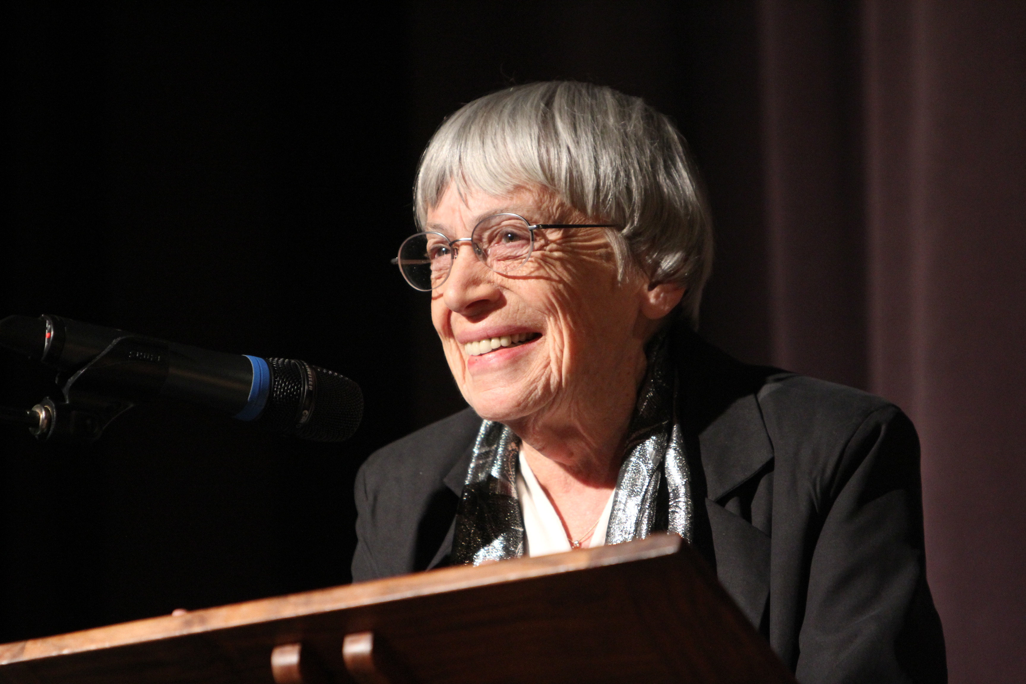 Ursula Le Guin at rostrum
